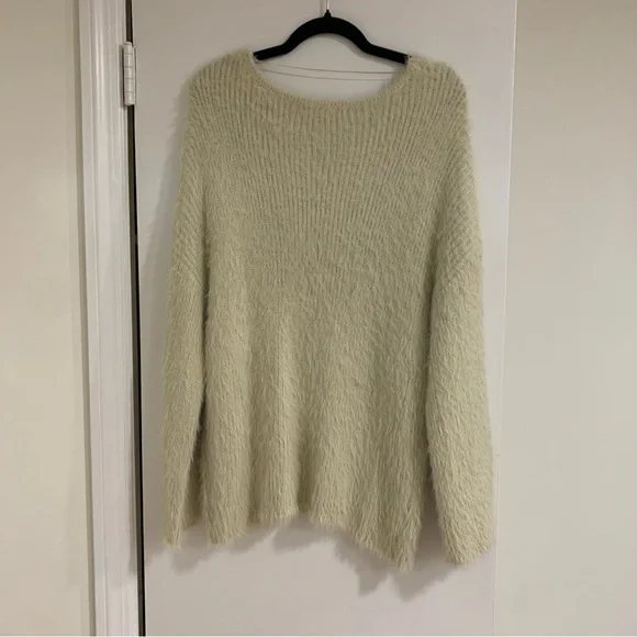 Urban Outfitters Kimchi Blue Priscilla Fuzzy Eyelash Knit Jumper Sweater Size M - Picture 5 of 10